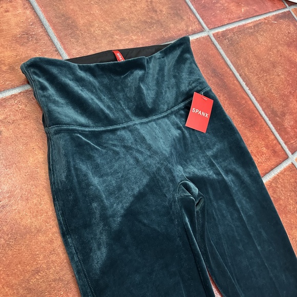 NWT Spanx Velvet Highwaisted Stretchy Leggings in Rich Malachite - Picture 1 of 10